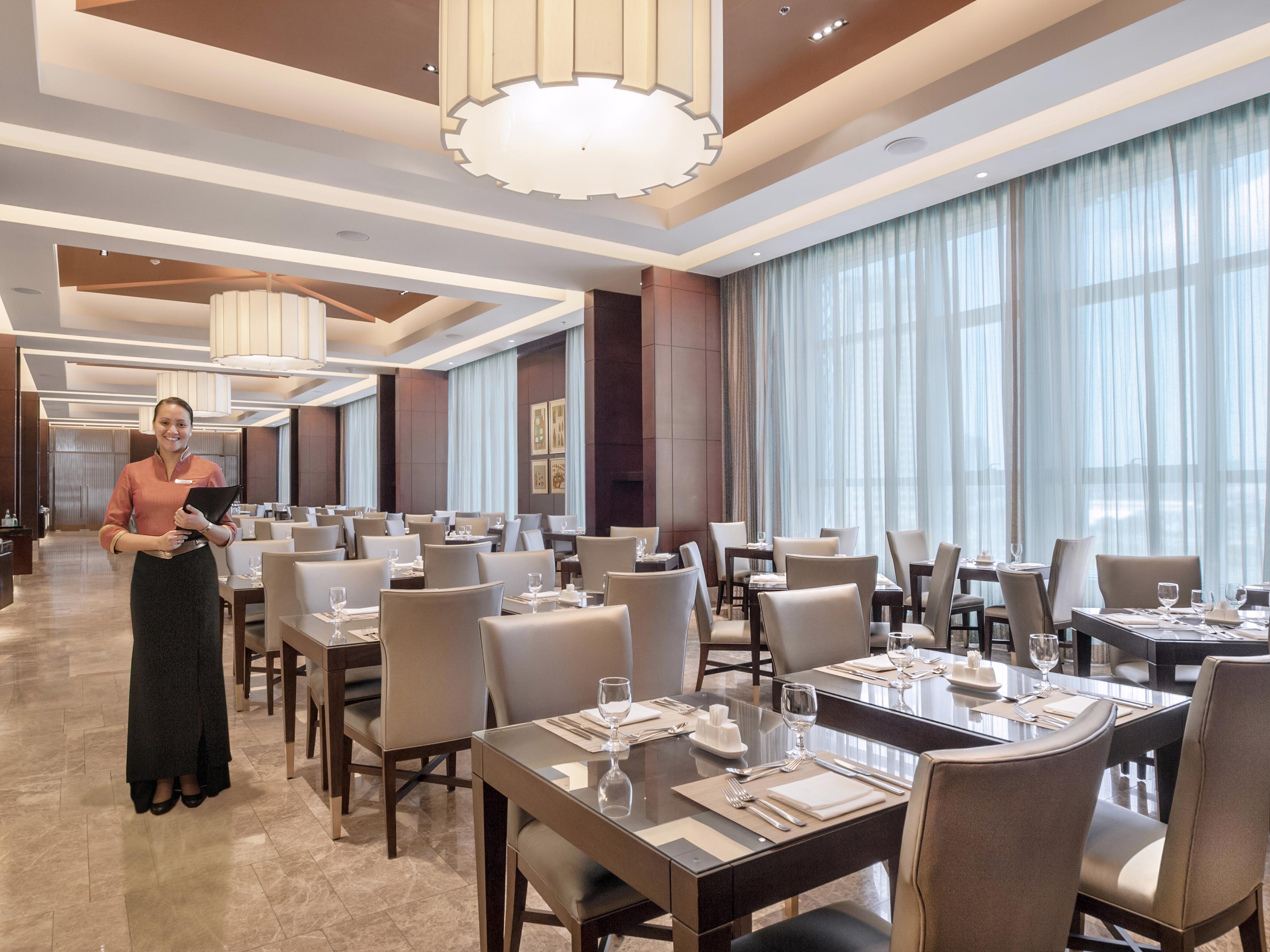 Crimson Hotel Filinvest City, Manila Muntinlupa City Zewnętrze zdjęcie The restaurant