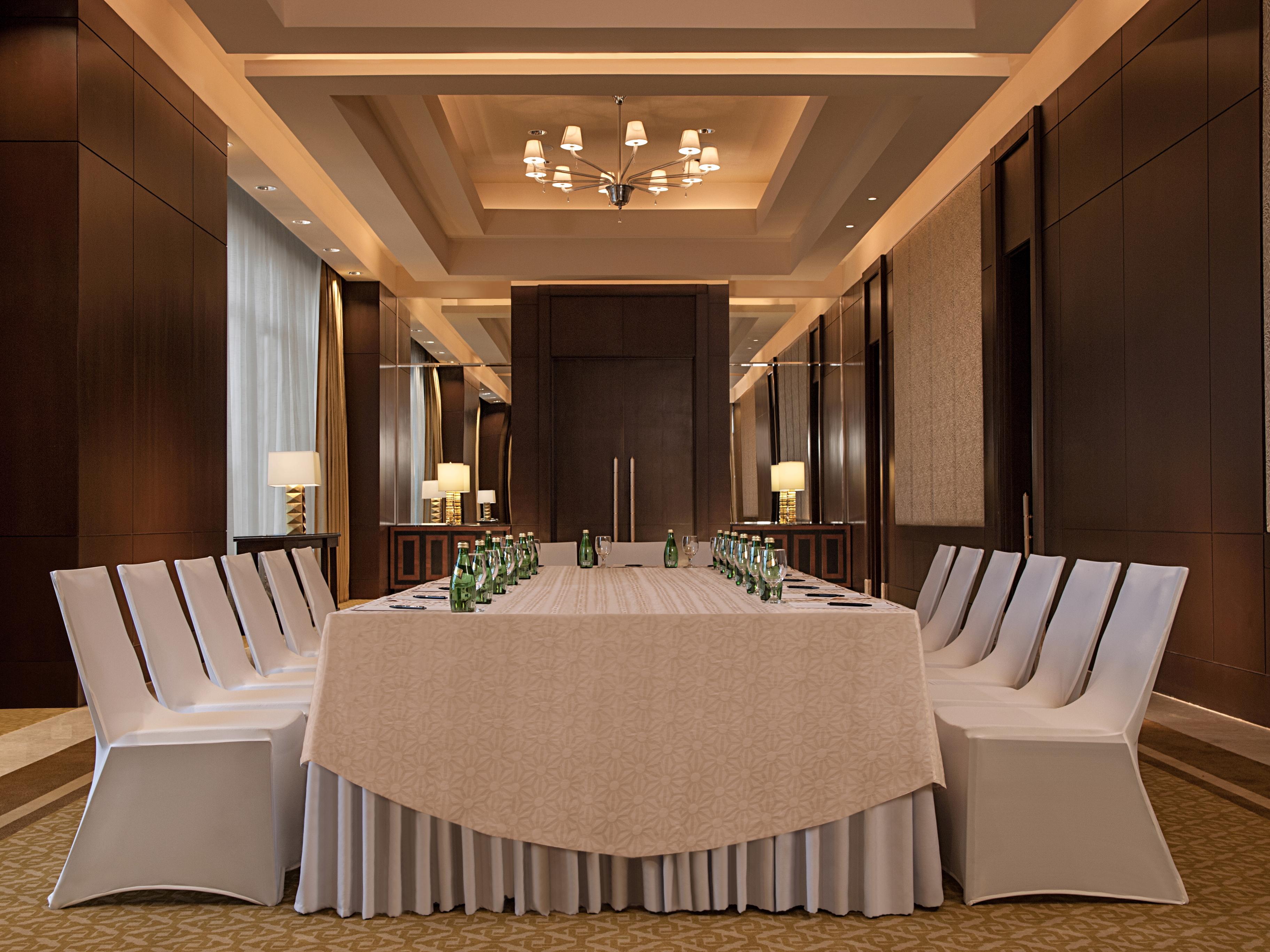 Crimson Hotel Filinvest City, Manila Muntinlupa City Zewnętrze zdjęcie The Royal Meeting Room
